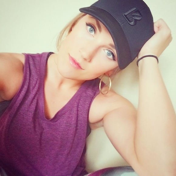 Meet your Posher, Mckenna - Picture 1 of 1